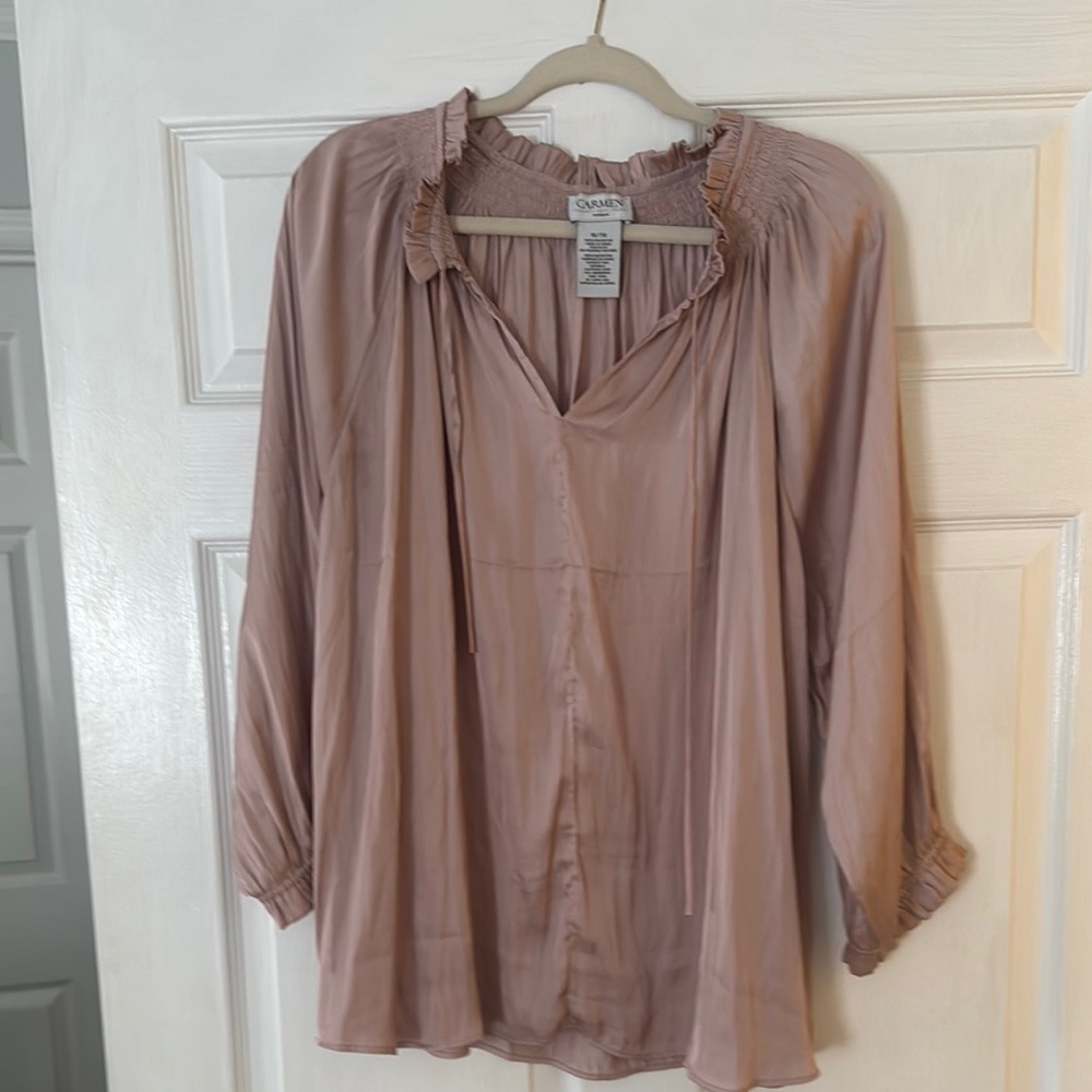 Chic Mauve Ruffle Blouse - Picture 4 of 4